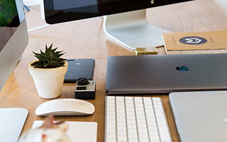 开云平台-新王加冕与旧序崩塌，C罗美加墨封神之夜，厄瓜多尔冲垮乌克兰地缘足球神话