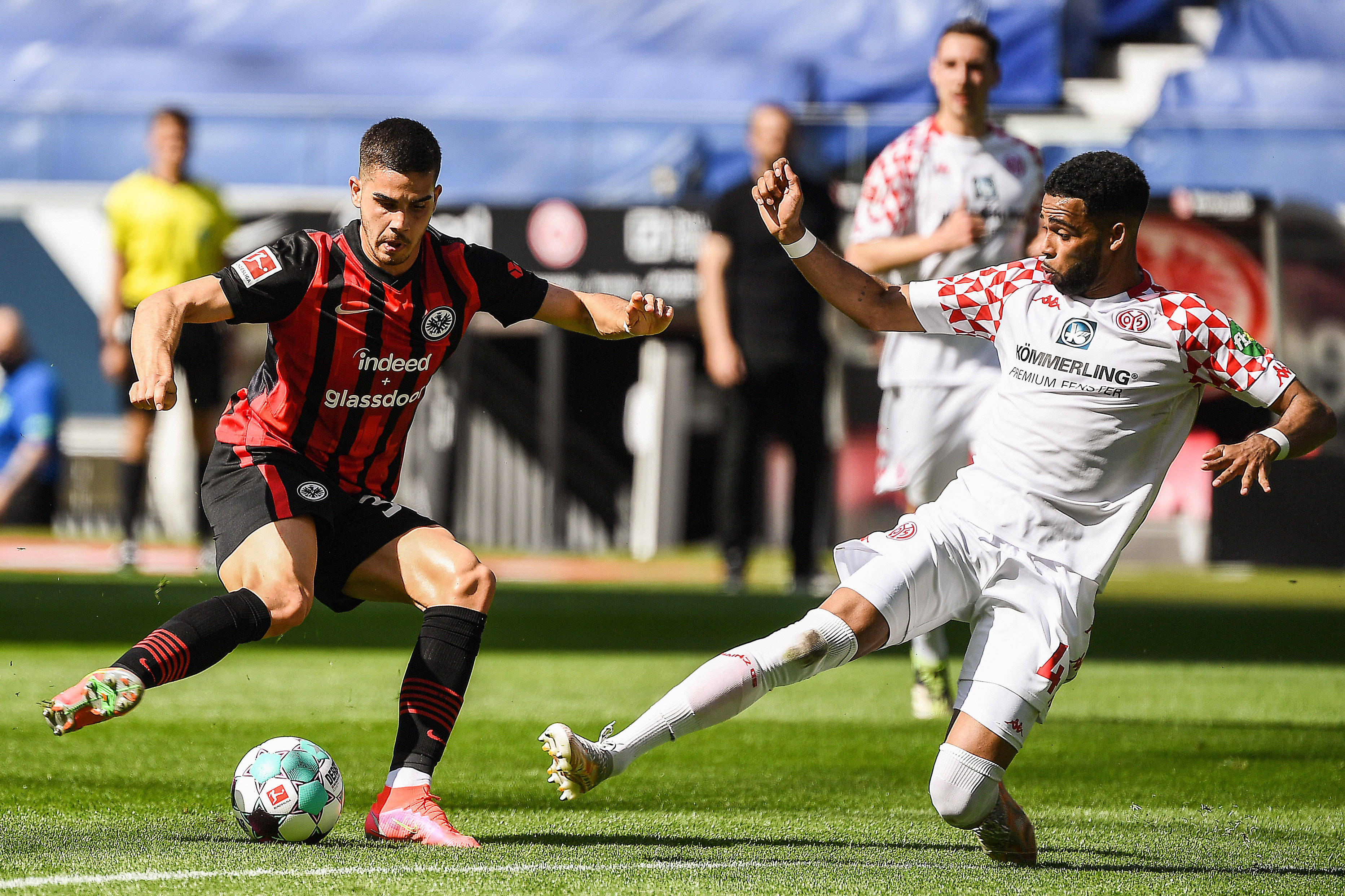 美因茨大胜晋级，高居低迷的简单介绍