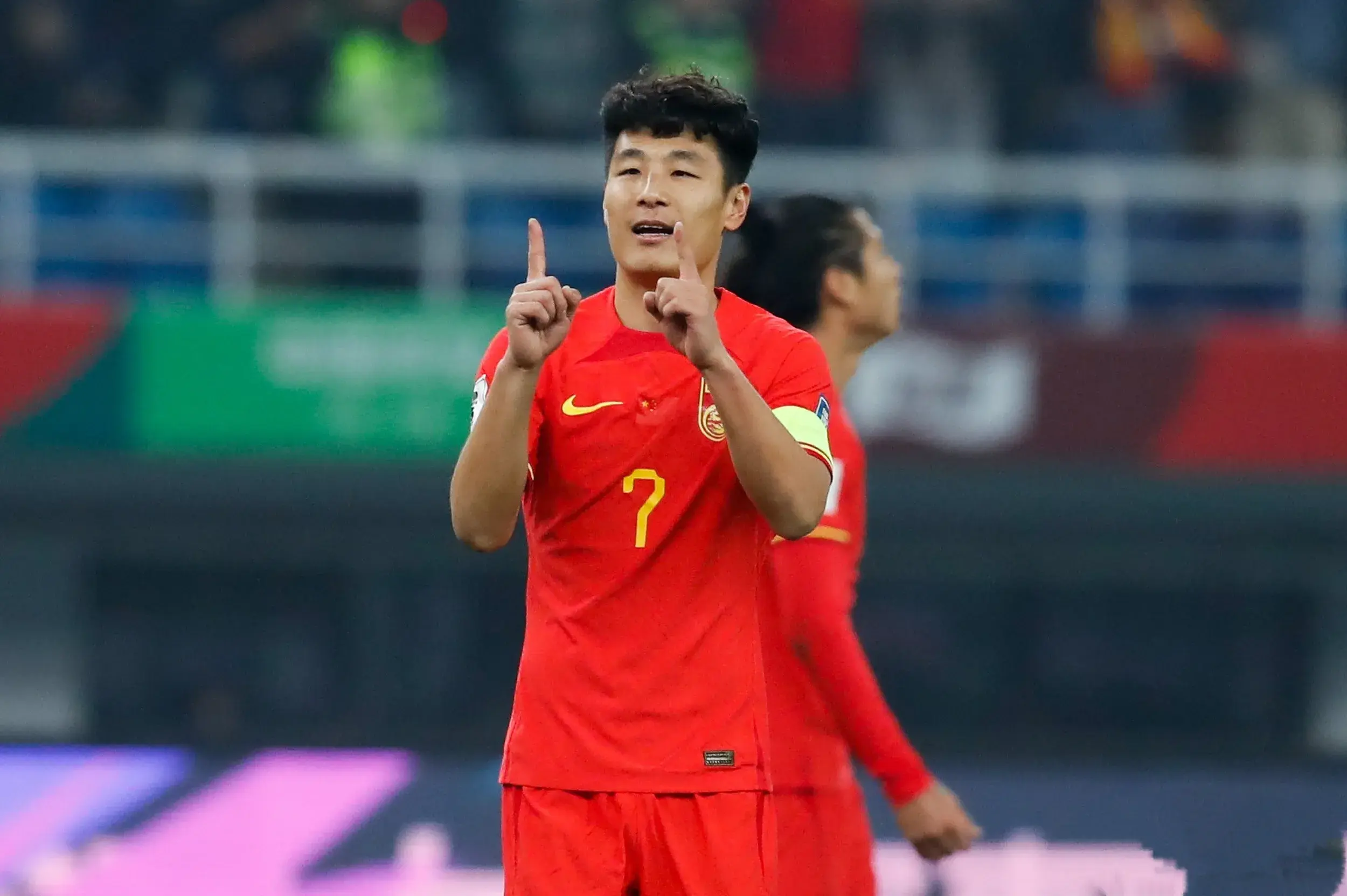 出色表现，球员个人实力受到肯定，引发转会传闻的简单介绍