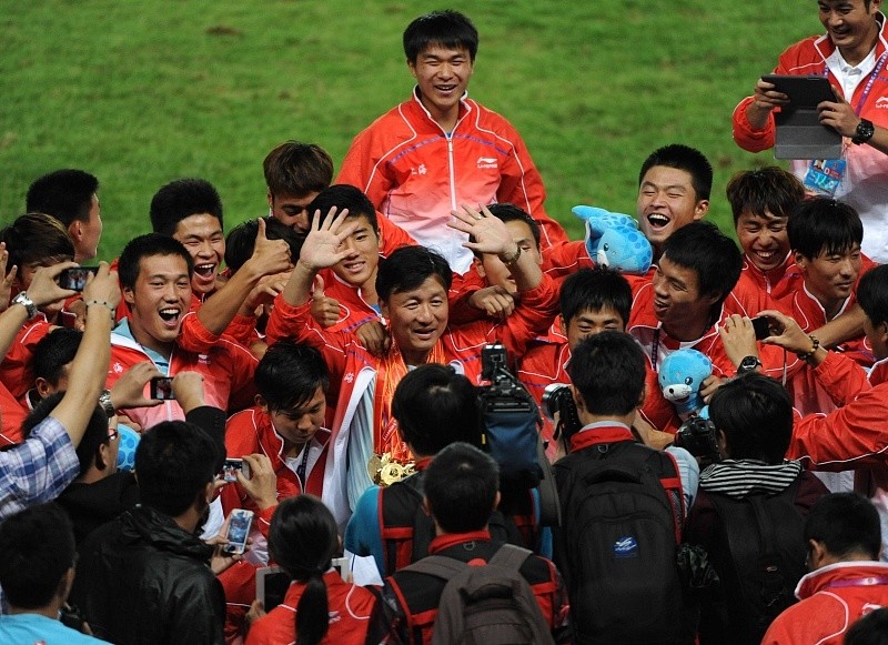 恒大独中全讯，客场三分稳坐榜首的简单介绍