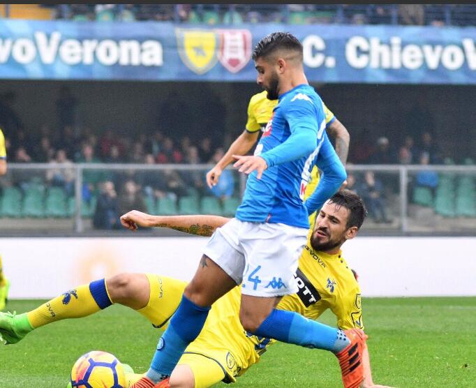 那不勒斯客场闷平，暂居中游位置的简单介绍