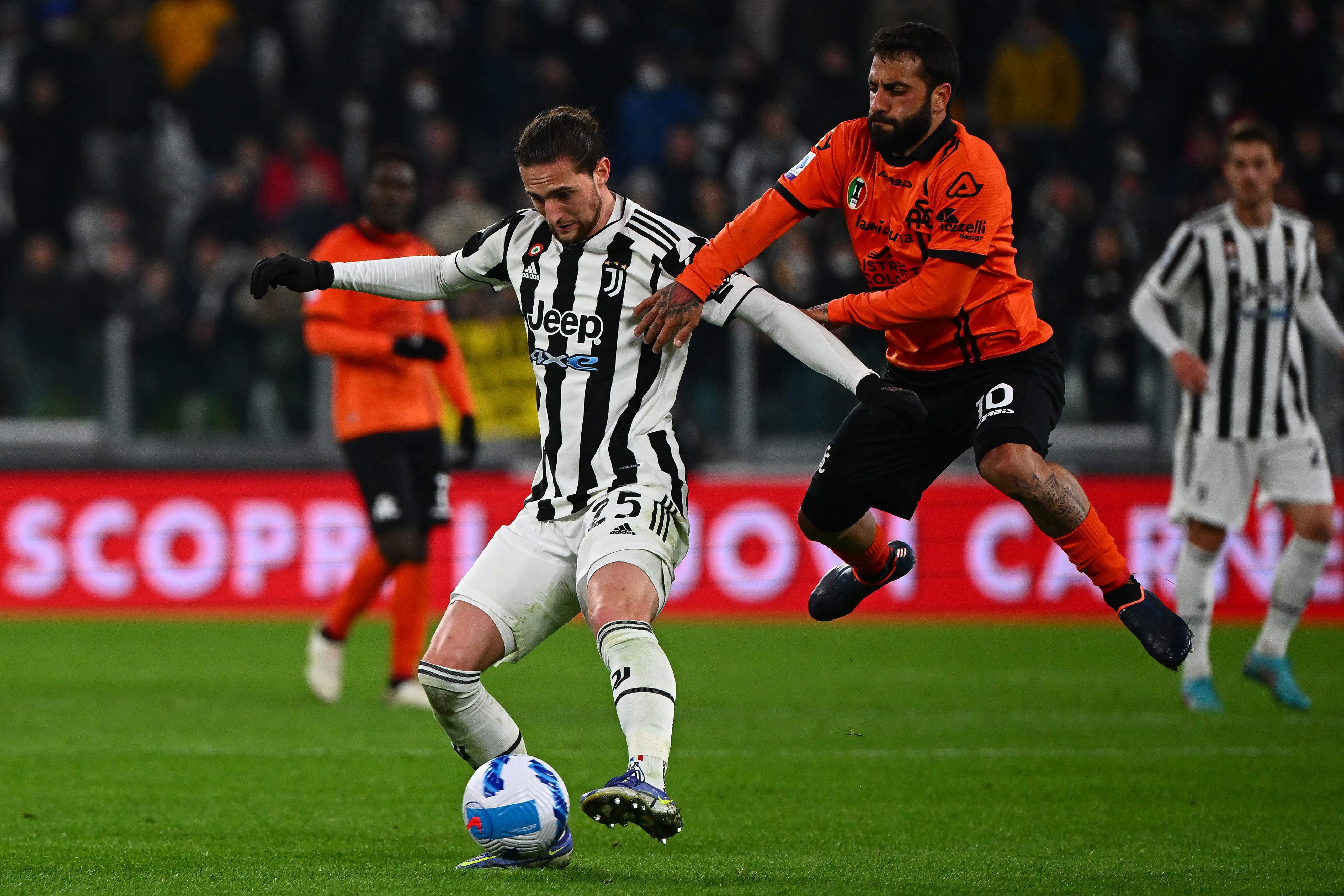 开云体育登录-意大利联赛一场关键比赛令球迷沸腾