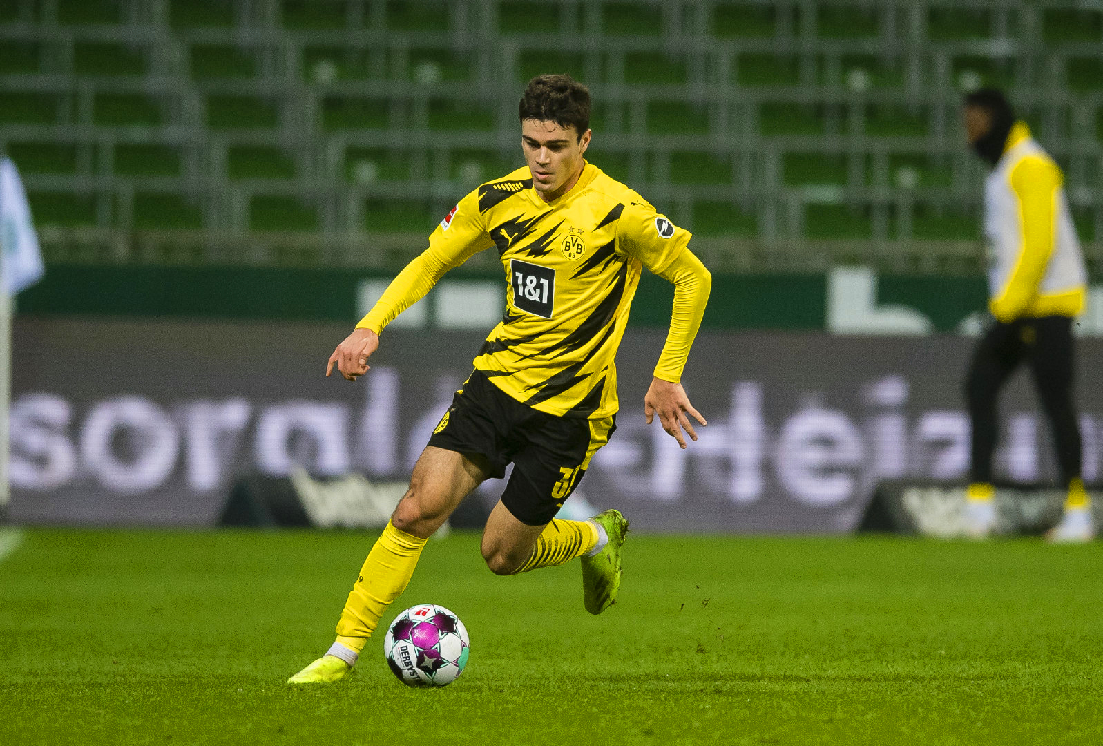 多特蒙德新赛季表现稳健，德甲冠军悬念渐解