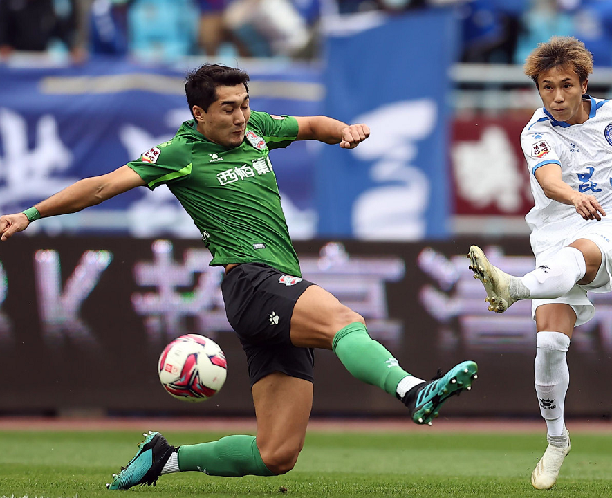 包含夺冠热门遭遇劲敌，硝烟弥漫的词条