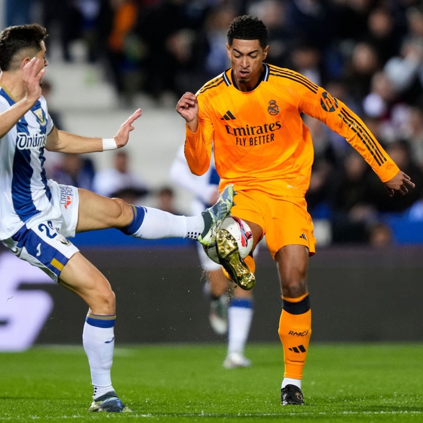 莱加内斯中场带伤上场，奉献关键进球的简单介绍