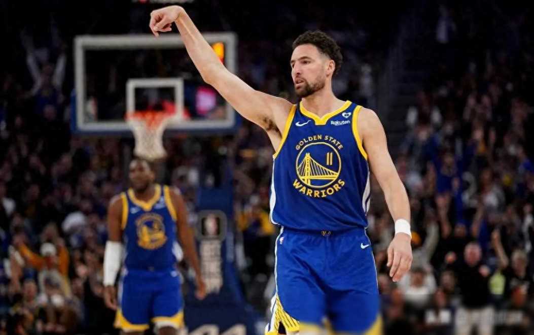 勇士客场搏杀爵士：西部半决赛展开激烈角逐