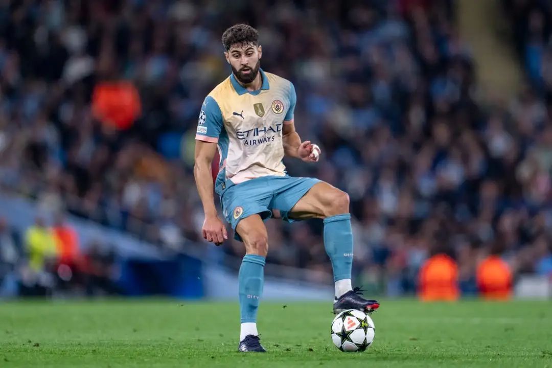 曼城门将表现神勇，力保球门不失