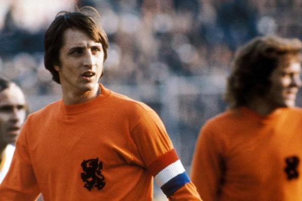 荷兰足球队在欧洲比赛中斩获亚军成绩的简单介绍