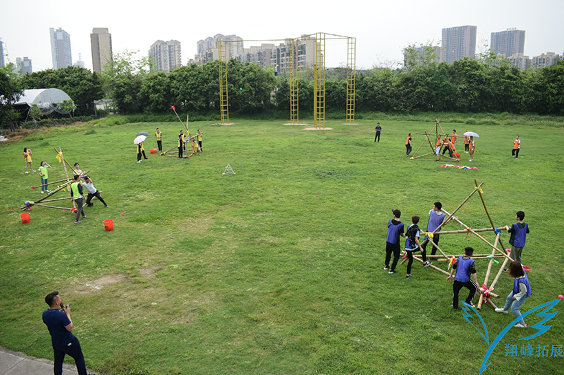 包含罗马后防曝出内讧传闻，团队凝聚力受影响的词条