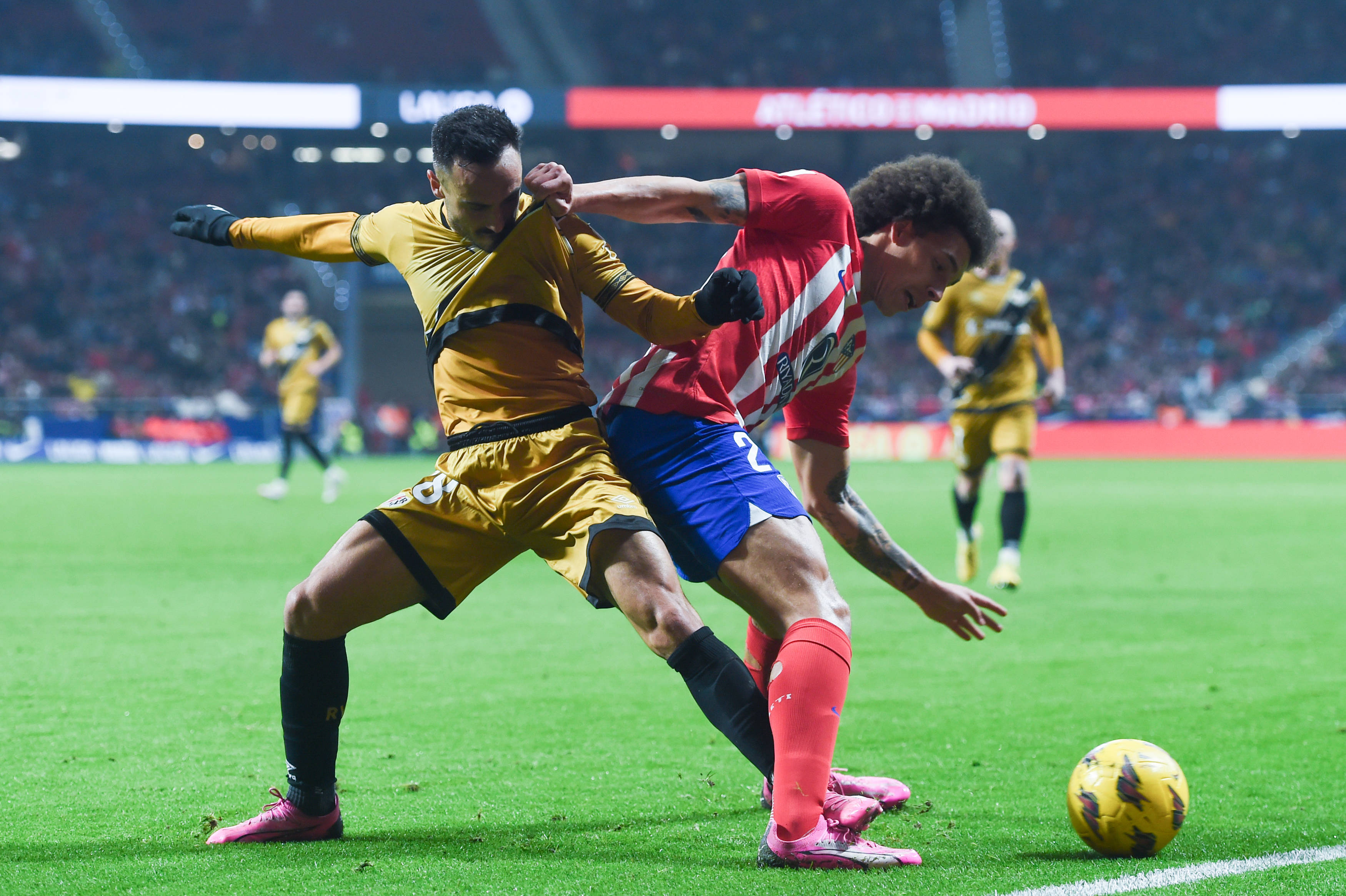 关于塞尔维亚足球联赛掀起转会潮流的信息