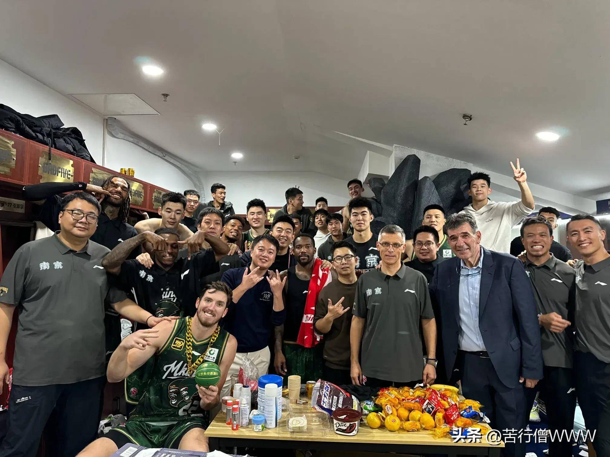 开云体育APP下载-包含NBA传出球队海外拉练消息，备战恢复队伍默契的词条