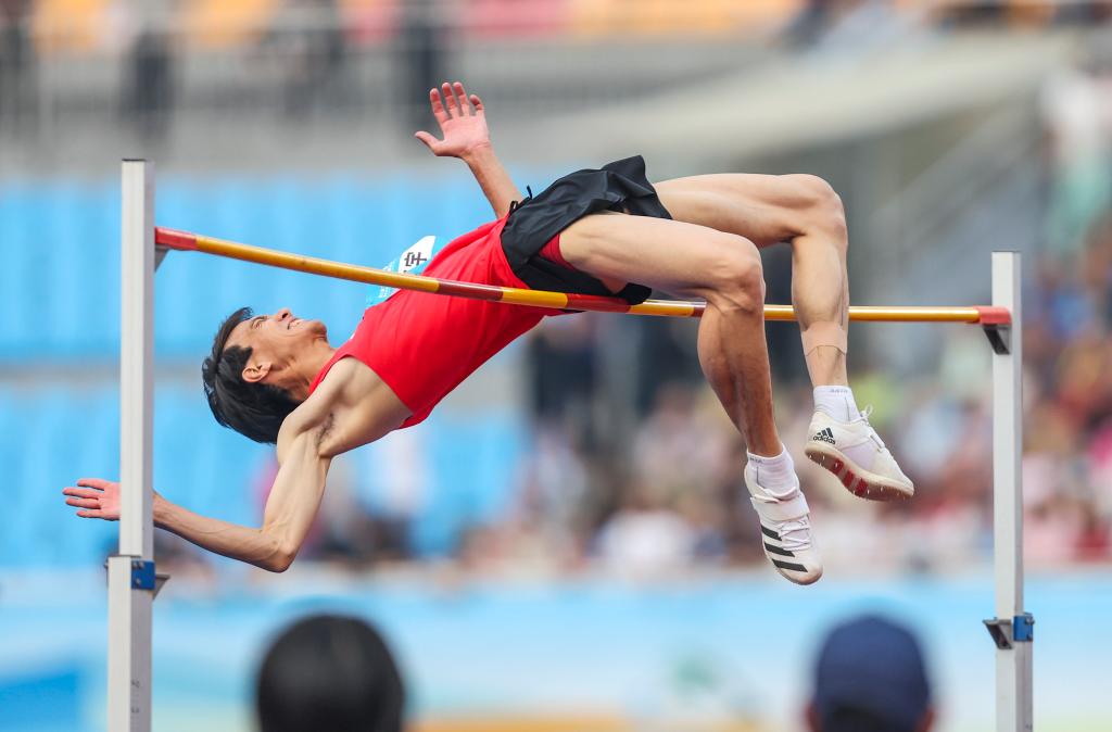 开云下载-田径项目赛场激动人心，选手实力强劲