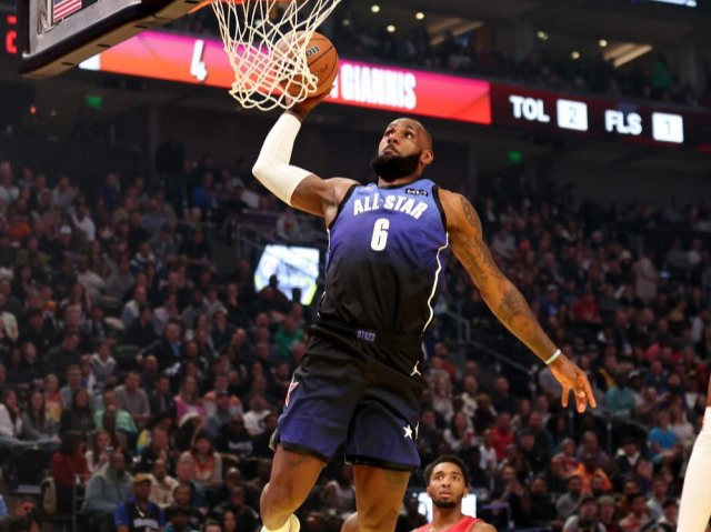 乔丹的伤退让粉丝惊险的简单介绍