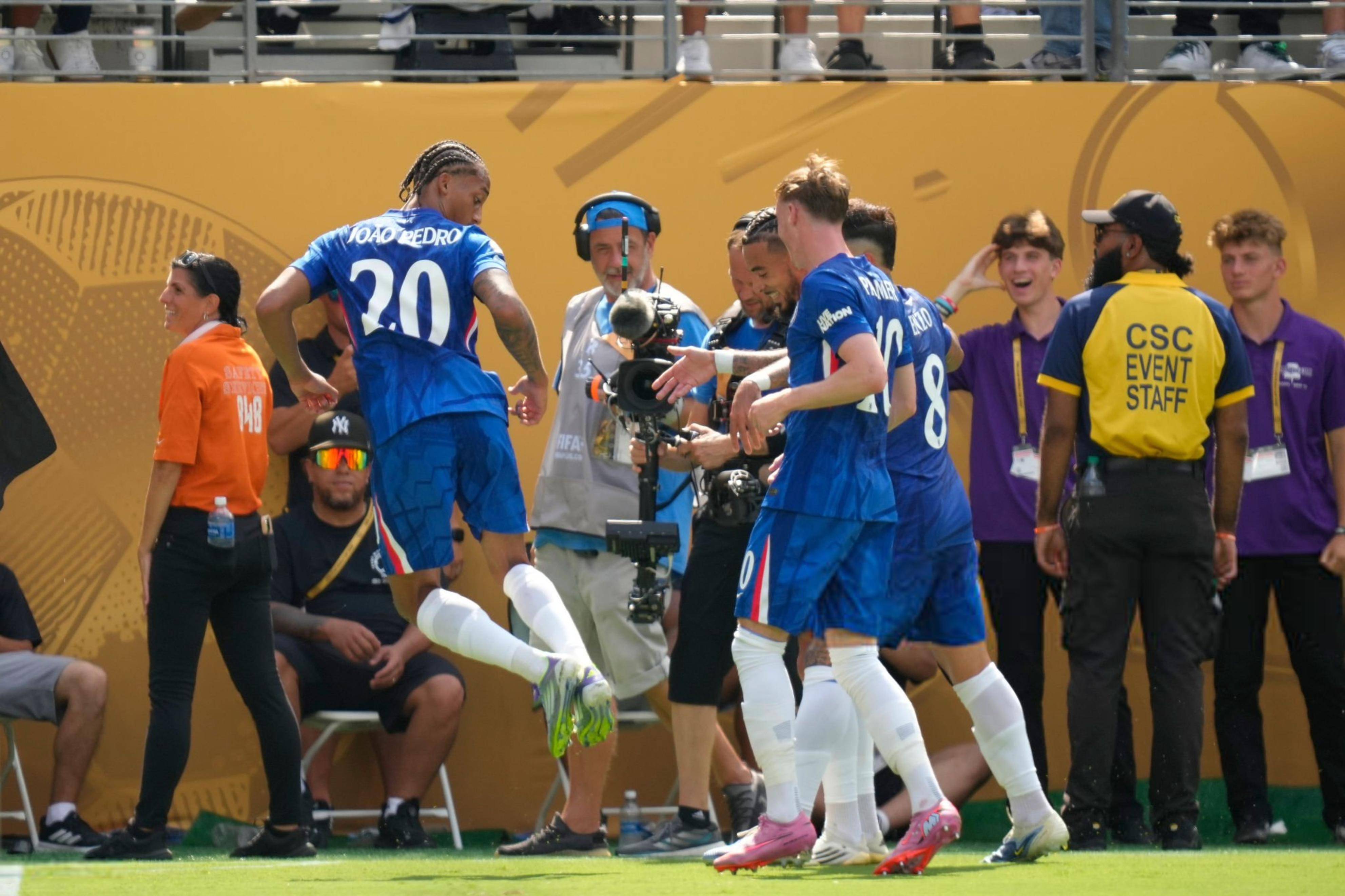 开云体育在线-切尔西轻松逆转，成功晋级欧冠决赛