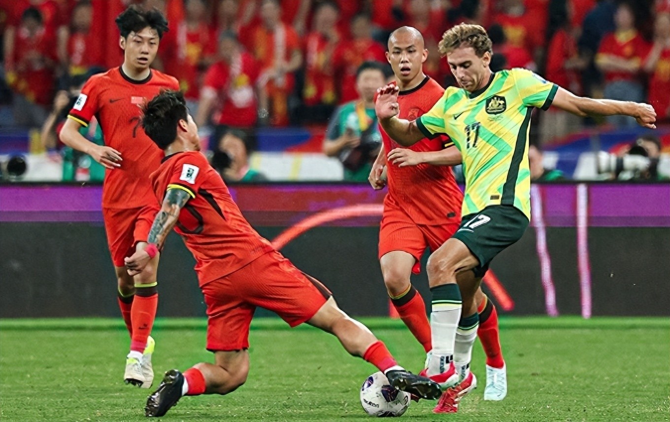 足球狂热：国家队大战引发球迷狂欢的简单介绍