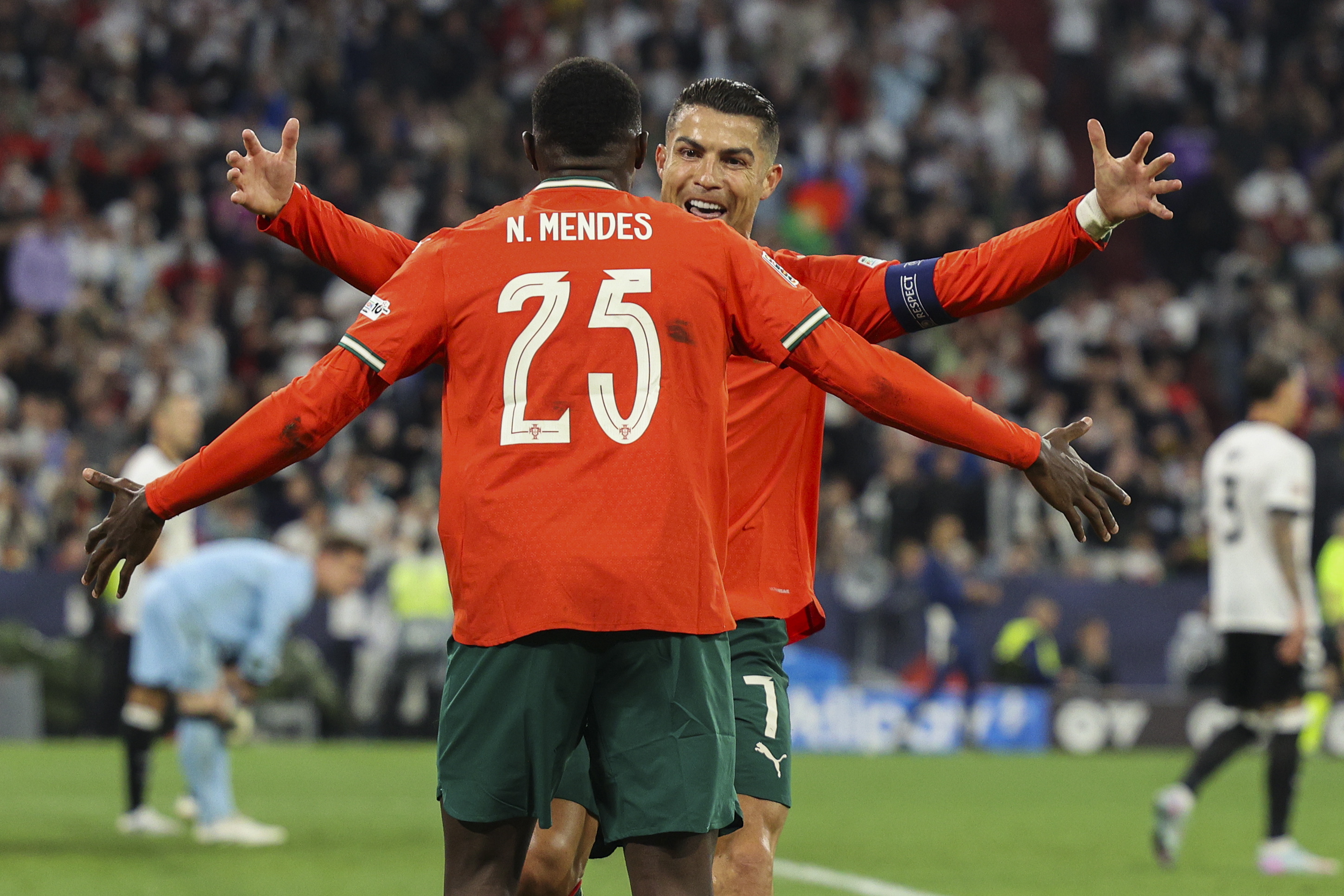 包含葡萄牙PK英格兰,欧预赛一场生死战!的词条 包含葡萄牙PK英格兰,欧预赛一场生死战!的词条