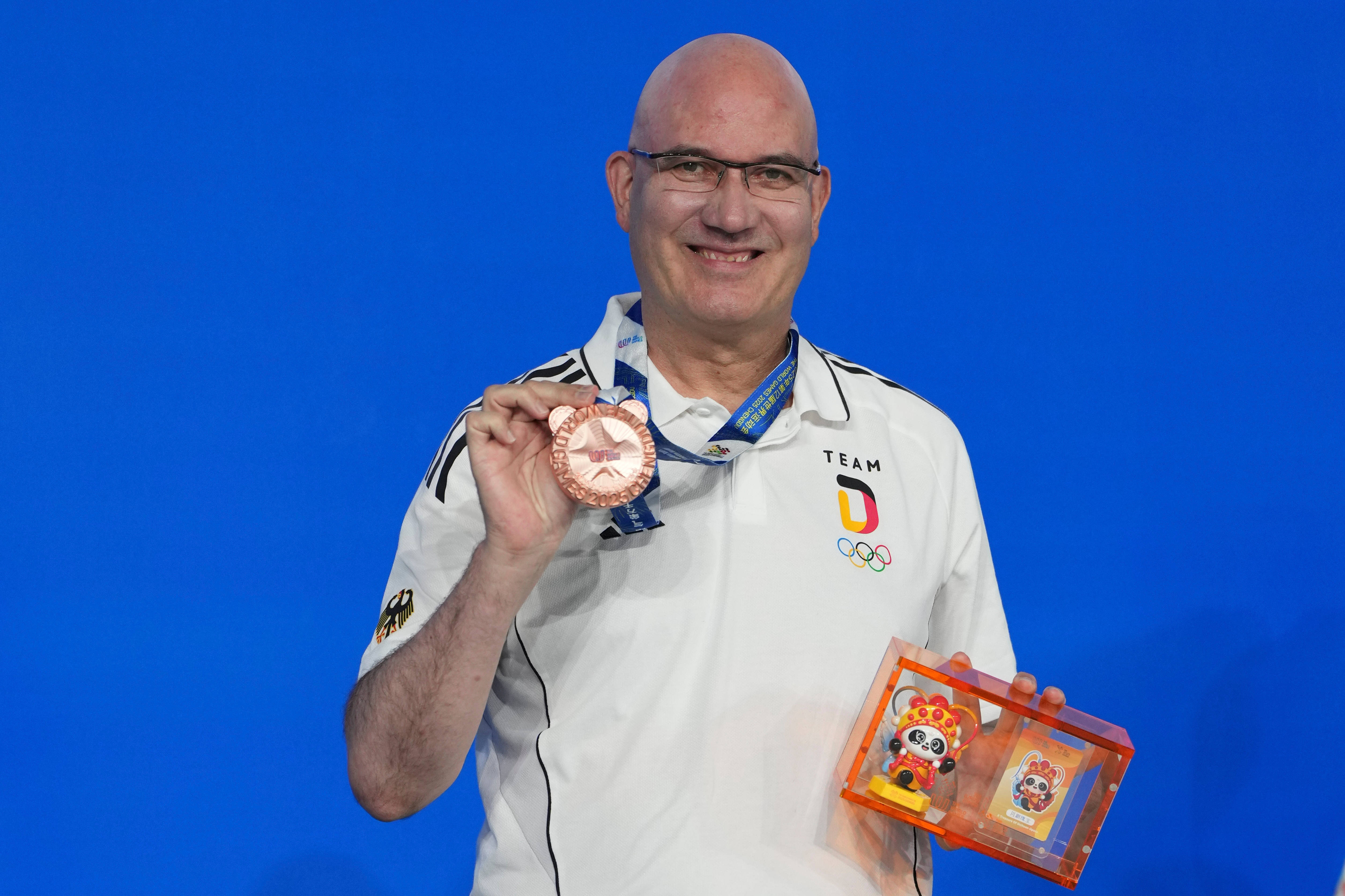 南非选手登上领奖台华丽表现的简单介绍 南非选手登上领奖台华丽表现的简单介绍