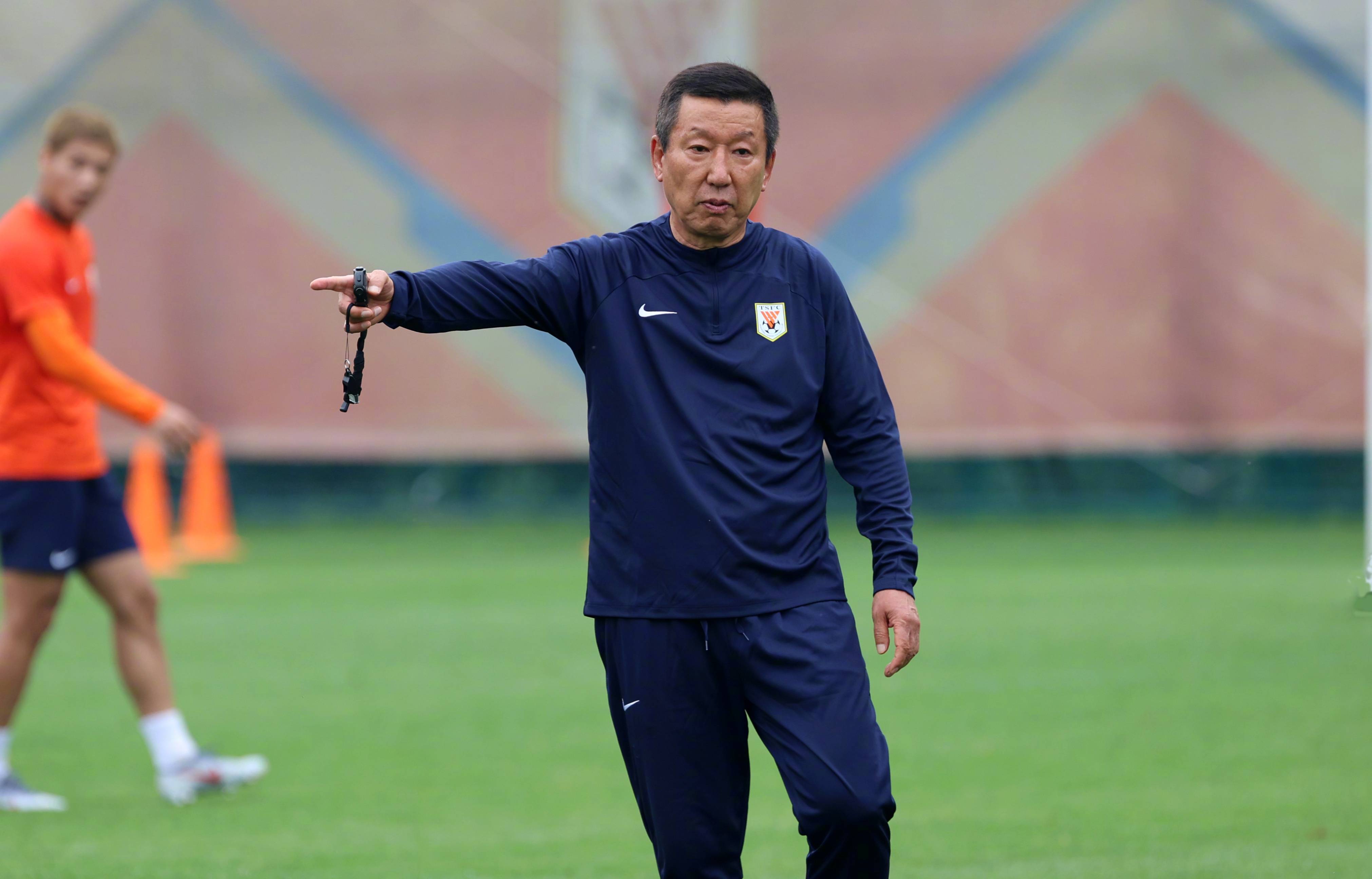 开云体育下载-大连一方防守坚固，成功守住对手攻势