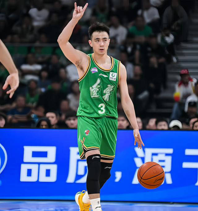 开云体育中国-夺冠希望的浮现，球员们斗志昂扬的简单介绍