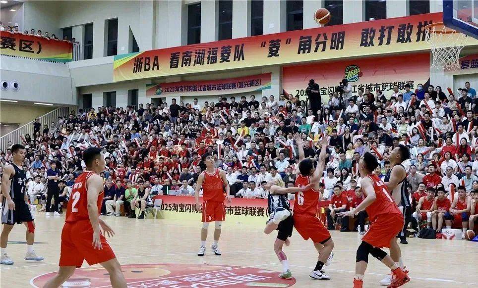 关于半场战报:比分胶着,双方实力旗鼓相当的信息 关于半场战报:比分胶着,双方实力旗鼓相当的信息