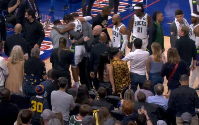 开云体育中国-雄鹿队场面火爆，球迷奉献热烈掌声