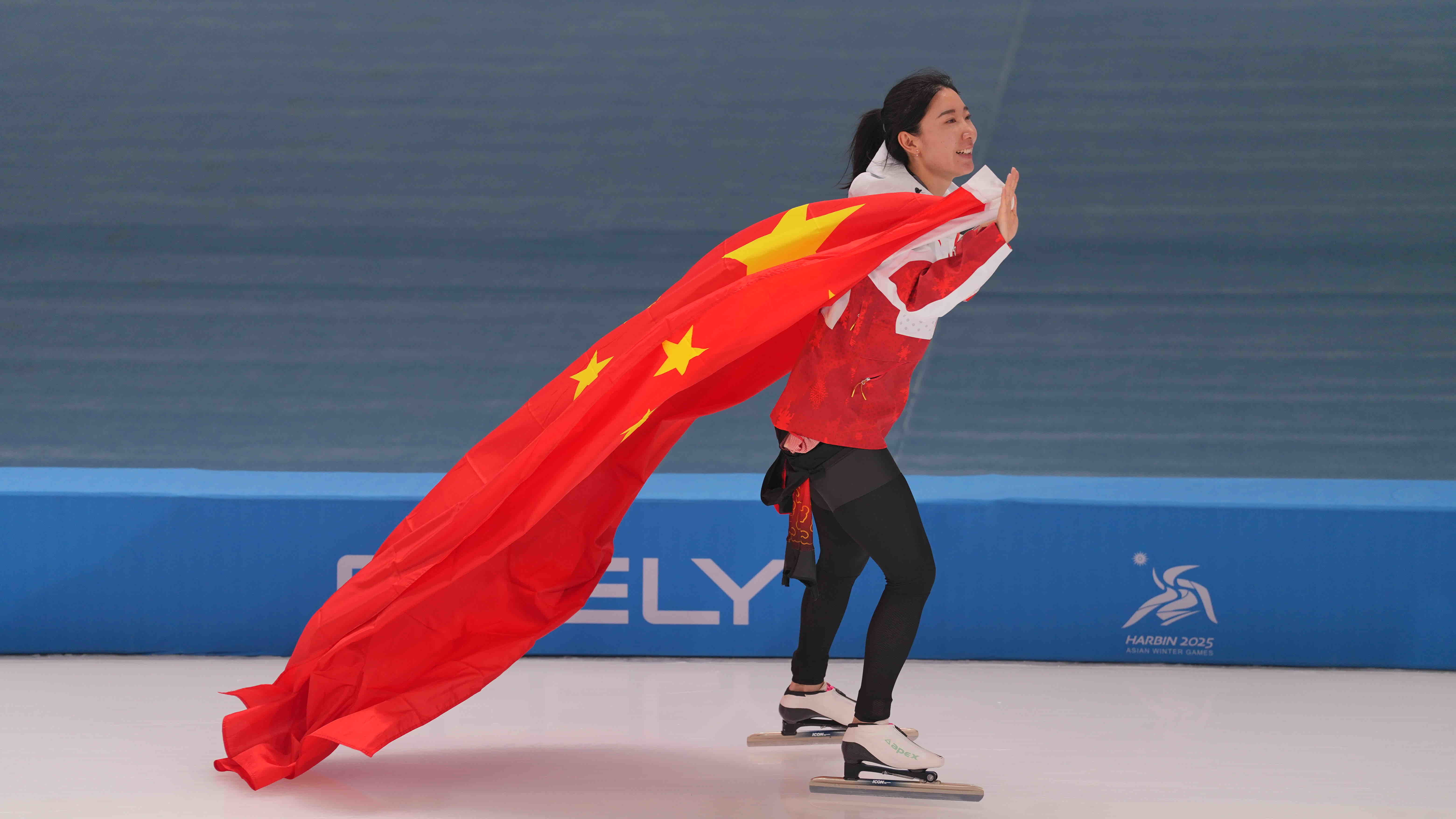 开云体育app-短道速滑冠军夺魁，冲刺无人能敌