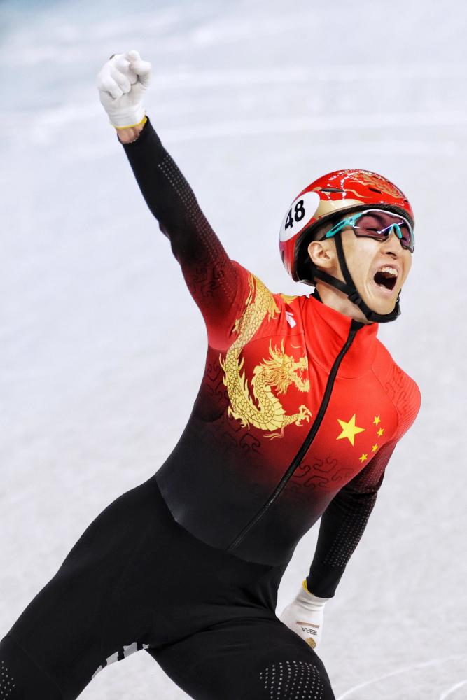短道速滑冠军夺魁,冲刺无人能敌 短道速滑冠军夺魁,冲刺无人能敌