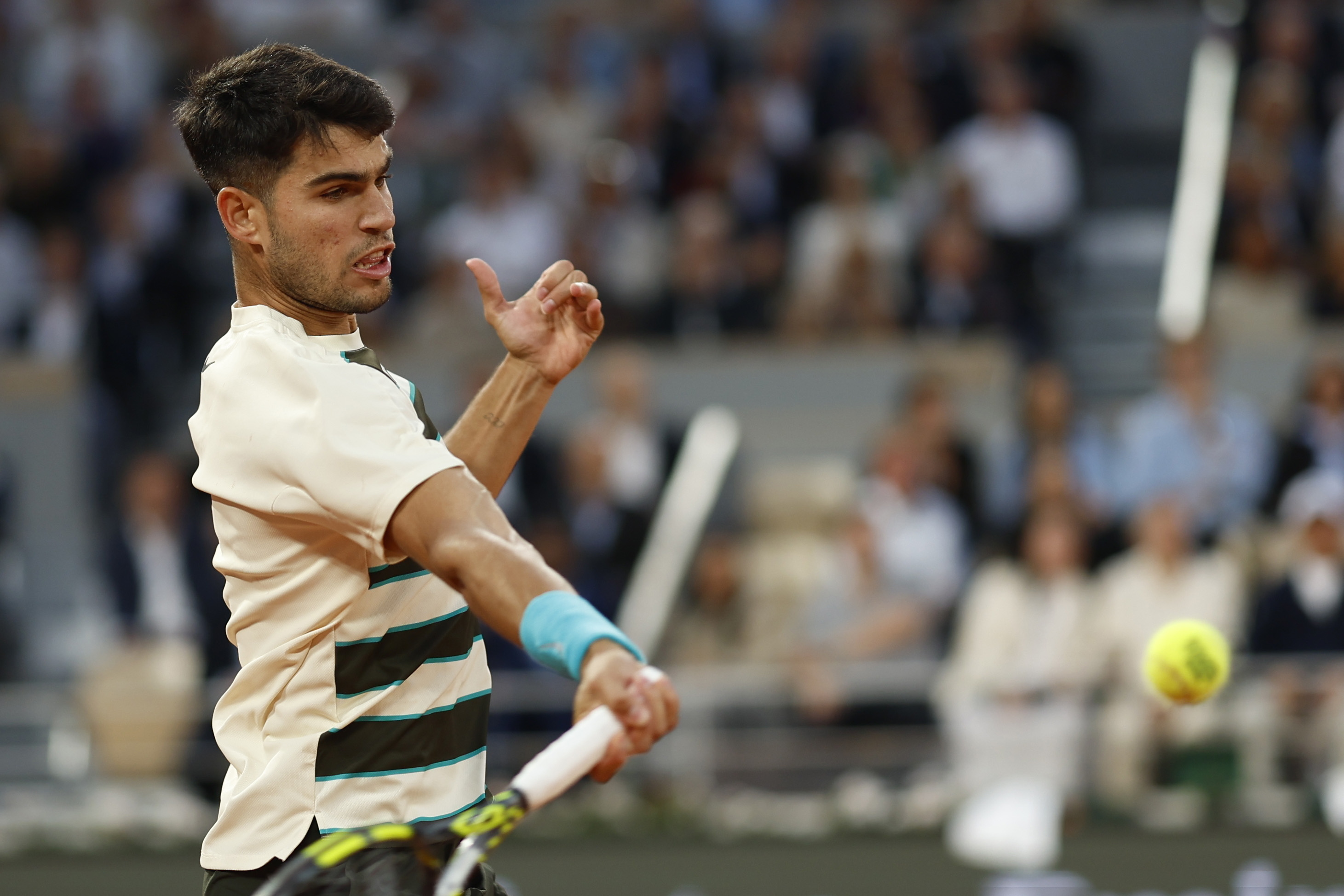 开云平台-法国网球队横扫德国网球队，阿尔卡拉斯制霸全场的简单介绍