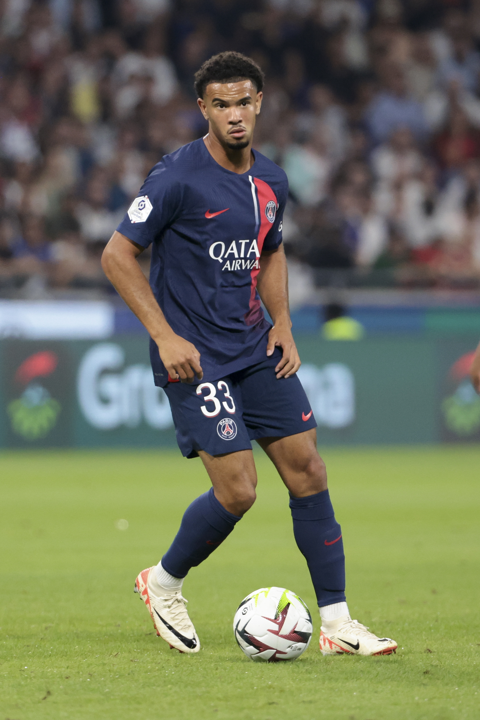 包含里昂横扫智利，马尔基尼奥斯绝境逆转的词条